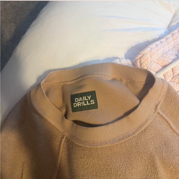 Daily Drills XS/S Women’s Reversible Terry Crop Sweatshirt - Picture 2 of 2